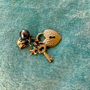 Charms for a silver Necklace. Heart, grey pearl, key, crown & Flor de lis